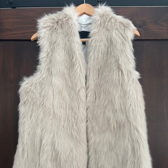 NWT Banana Republic Faux Fur Vest Light Taupe - Picture 1 of 3